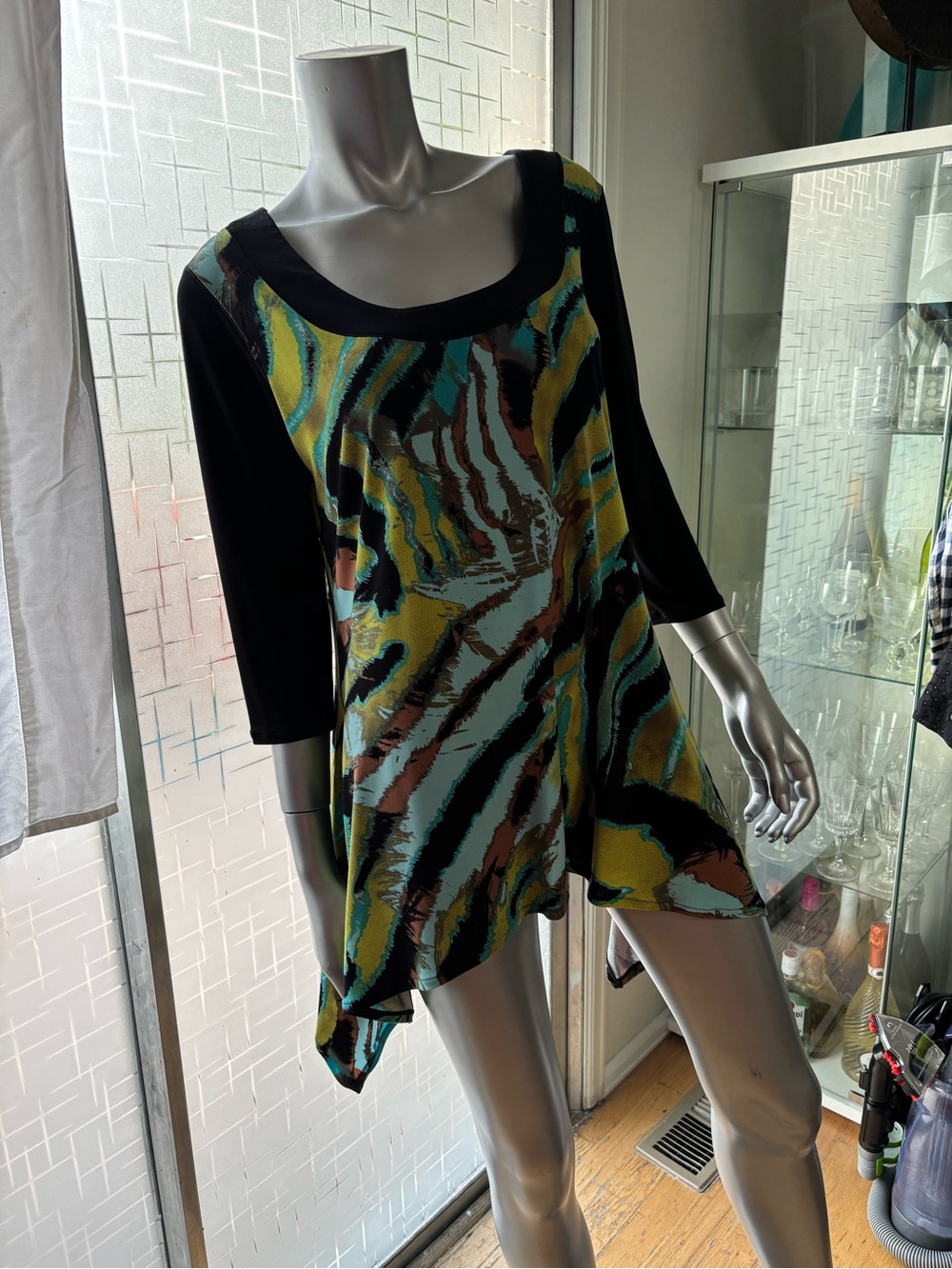 eva varro Abstract Swirl 3/4 Sleeve Tunic - Black, Teal, Yellow, Brown - Picture 2 of 2